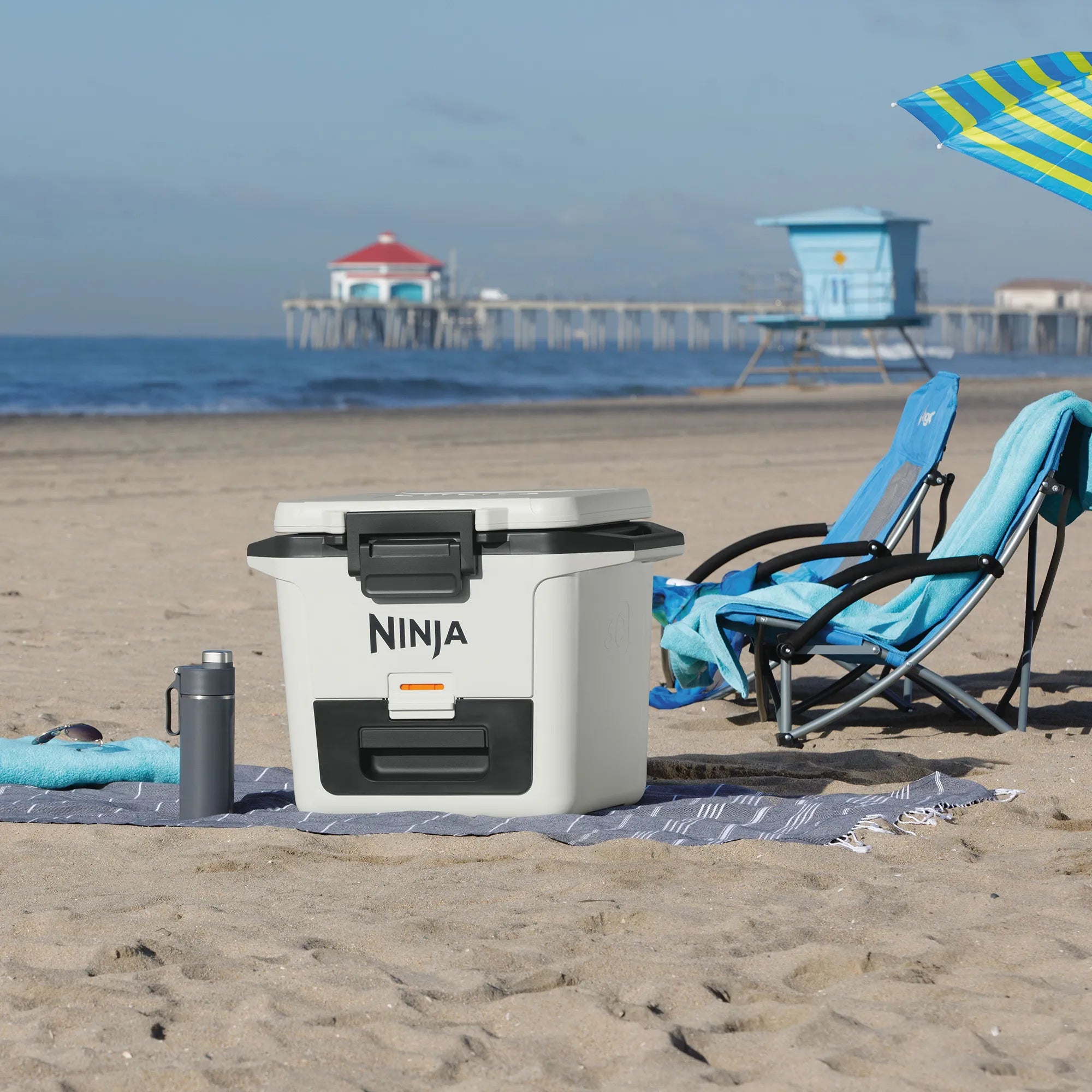 Ninja FrostVault 28L Hard Cooler with Dry Zone 27 Ninja FrostVault 28L Hard Cooler with Dry Zone